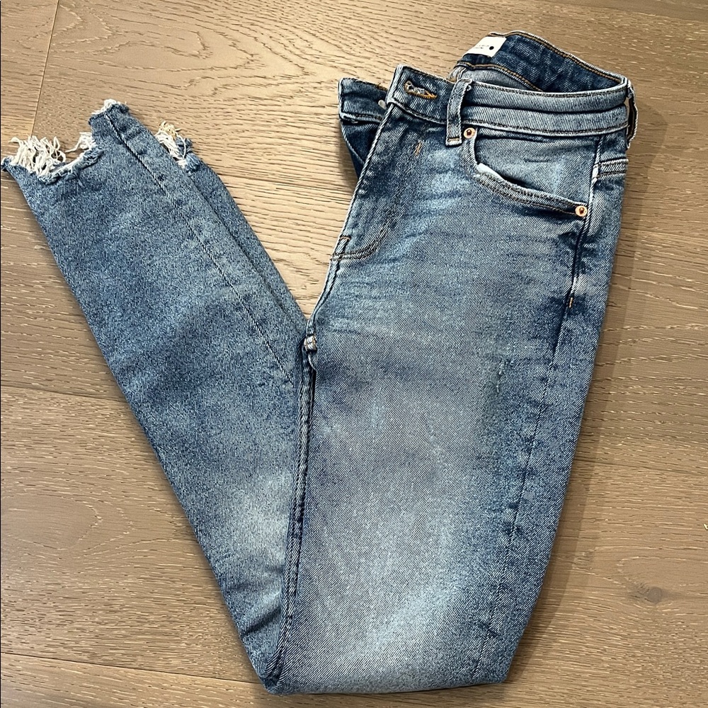 Zara Distressed Ankle Jeans